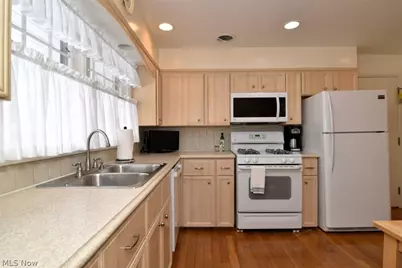 15991 Henley Road, Loveland, OH 44112 - Photo 17