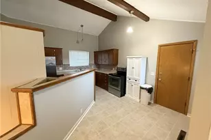 1373 Military Rd, Zanesville, OH 43701 - Photo 11