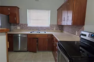 1373 Military Rd, Zanesville, OH 43701 - Photo 7