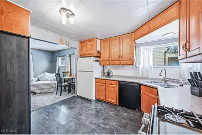 218 N Beverly Avenue, Austintown, OH 44515 - Photo 9