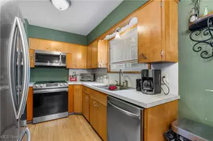 210 Davenport Ave, Akron, OH 44312 - Photo 9