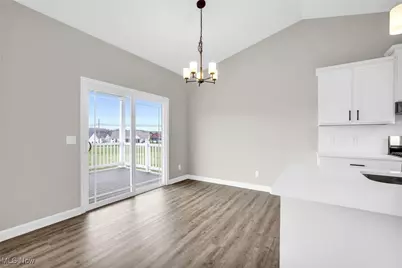 482 Meadow Trail SW, Hartville, OH 44632 - Photo 15