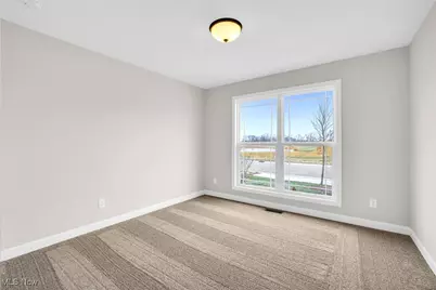 482 Meadow Trail SW, Hartville, OH 44632 - Photo 17