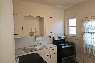 849 S Lawn Ave, Coshocton, OH 43812 - Photo 7