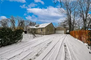 1103 Crestline Dr, Akron, OH 44312 - Photo 27