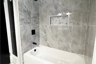 2373 N Taylor Rd, Cleveland Heights, OH 44112 - Photo 25