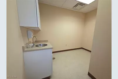 302 W Main Street, St Clairsville, OH 43950 - Photo 9