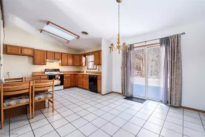 674 Angiline Drive, Youngstown, OH 44512 - Photo 9