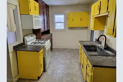 1263 W Waterloo Road, Akron, OH 44314 - Photo 3