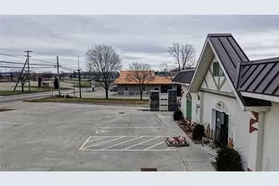 504 Dover Road NE, Sugarcreek, OH 44681 - Photo 5