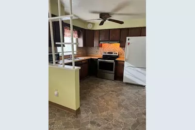 288 Skyview Drive, Weirton, WV 26062 - Photo 5