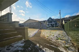 204 Grandview Ave, Tiltonsville, OH 43963 - Photo 9