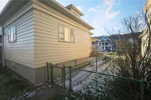 204 Grandview Ave, Tiltonsville, OH 43963 - Photo 5