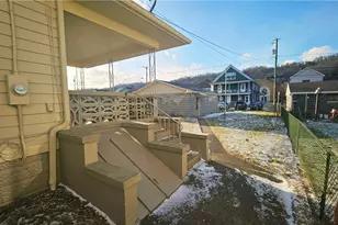 204 Grandview Ave, Tiltonsville, OH 43963 - Photo 9