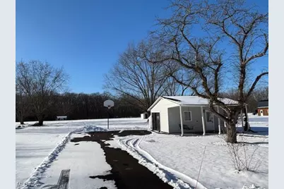 2747 Barclay Messerly Road, Worthington, OH 44470 - Photo 9