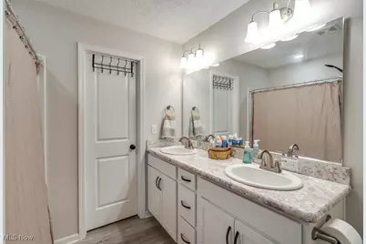 5381 Robinhood Drive, Willoughby, OH 44094 - Photo 19