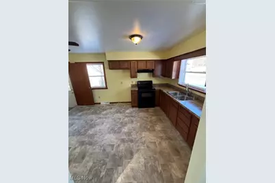 1378 Cayuga Avenue, Akron, OH 44312 - Photo 9