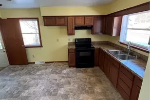 1378 Cayuga Ave, Akron, OH 44312 - Photo 9