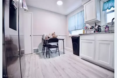 18717 Waterbury Avenue, Maple Heights, OH 44137 - Photo 11