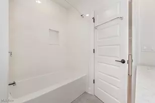 29549 N Hilltop Rd, Orange, OH 44022 - Photo 45