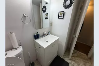 2440 Noble Road #204, Cleveland Heights, OH 44121 - Photo 13