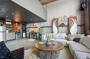 1133 W 9th St, Loveland, OH 44113 - Photo 9