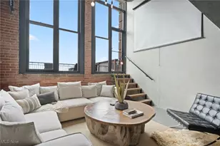 1133 W 9th St, Loveland, OH 44113 - Photo 5