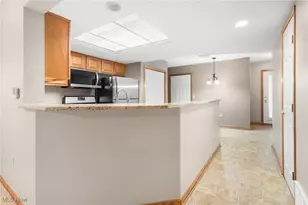 135 Sand Ct, Fairlawn, OH 44333 - Photo 9