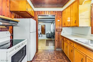 3240 Oak St Ext, Youngstown, OH 44505 - Photo 3