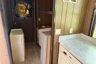 201 Pear St, Bethesda, OH 43719 - Photo 7