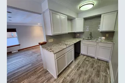 2452 Bromley Road, University Heights, OH 44118 - Photo 7