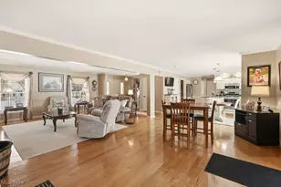 2090 Sand Run Knolls Dr, Akron, OH 44313 - Photo 11