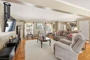 2090 Sand Run Knolls Dr, Akron, OH 44313 - Photo 7