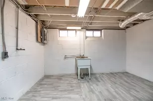 12328 Granger Rd, Loveland, OH 44125 - Photo 31