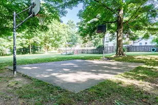 840 Carriage Hill Dr, Salem, OH 44460 - Photo 3
