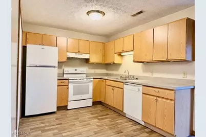 1898 Springfield Lake Boulevard #205, Akron, OH 44312 - Photo 3