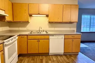 1898 Springfield Lake Blvd, Akron, OH 44312 - Photo 5