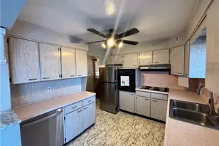 137 Clay St, Weirton, WV 26062 - Photo 11