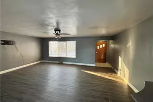 137 Clay St, Weirton, WV 26062 - Photo 9