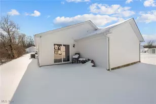 385 Nantucket Dr, Geneva, OH 44041 - Photo 3