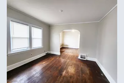 529 E Cuyahoga Falls Avenue #3, Akron, OH 44310 - Photo 5