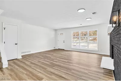 2928 Pressler Road, Uniontown, OH 44685 - Photo 3