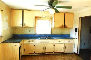 352 S Ridge Rd E, Conneaut, OH 44030 - Photo 9