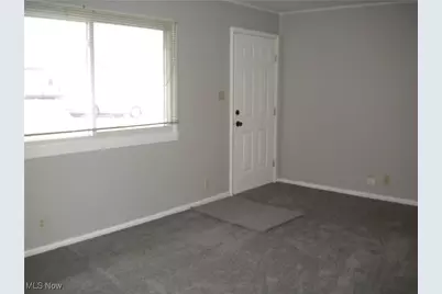 611 Franklin Avenue, Barberton, OH 44203 - Photo 3