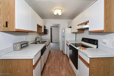 3376 Hunter Parkway #26, Cuyahoga Falls, OH 44223 - Photo 11