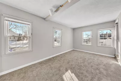 1595 Evergreen Avenue, Akron, OH 44301 - Photo 11