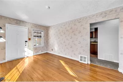 1595 Evergreen Avenue, Akron, OH 44301 - Photo 5