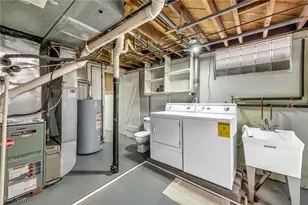 1595 Evergreen Ave, Akron, OH 44301 - Photo 27