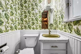 242 N Hawkins Ave, Akron, OH 44313 - Photo 25