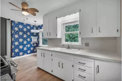 242 N Hawkins Avenue, Akron, OH 44313 - Photo 9